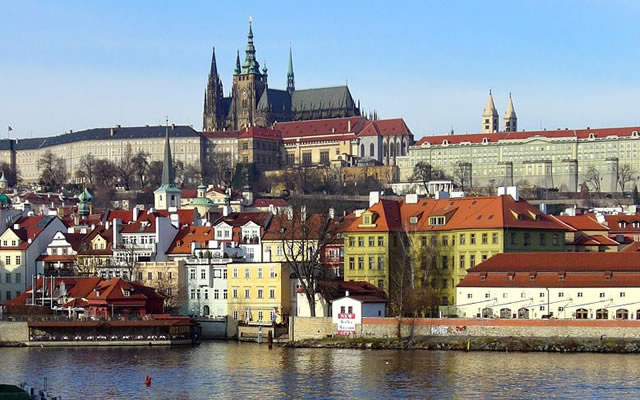 Prag Turu
